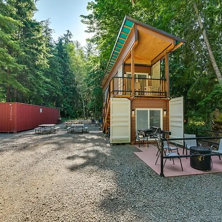 Unique Container Studio With Deck And Fire Pit!